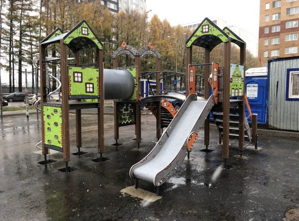 г.Уфа, ул.Летчиков, 1 (поставка и установка детского игрового оборудования)